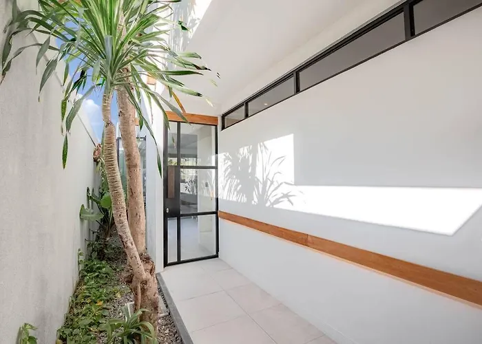 The Drupadi Town House Lola アパート *